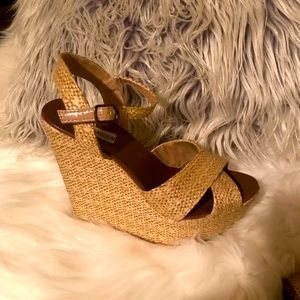 Steve Madden natural wedges